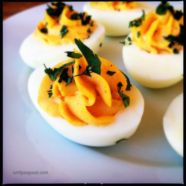 Sriracha-Deviled-Eggs-4