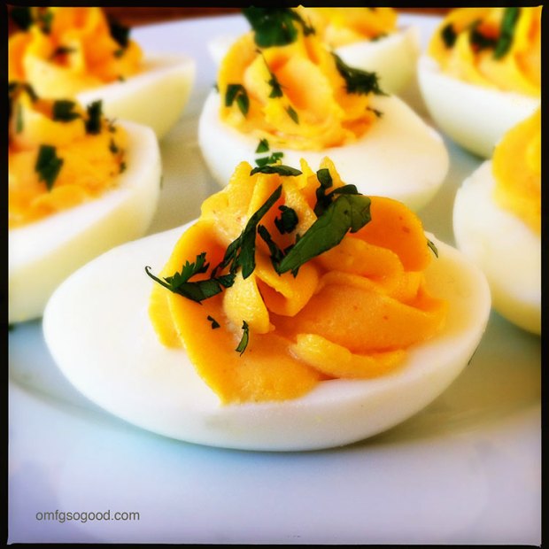 Sriracha-Deviled-Eggs