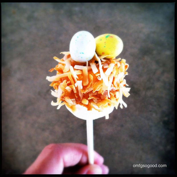 Toasted-Coconut-Caramel-Marshmallow-Pops