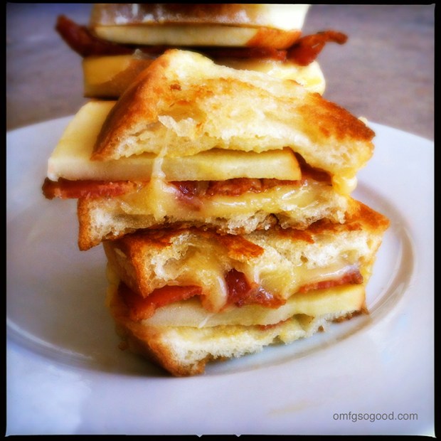 Apple-Bacon-Gouda-Grilled-Cheese-6