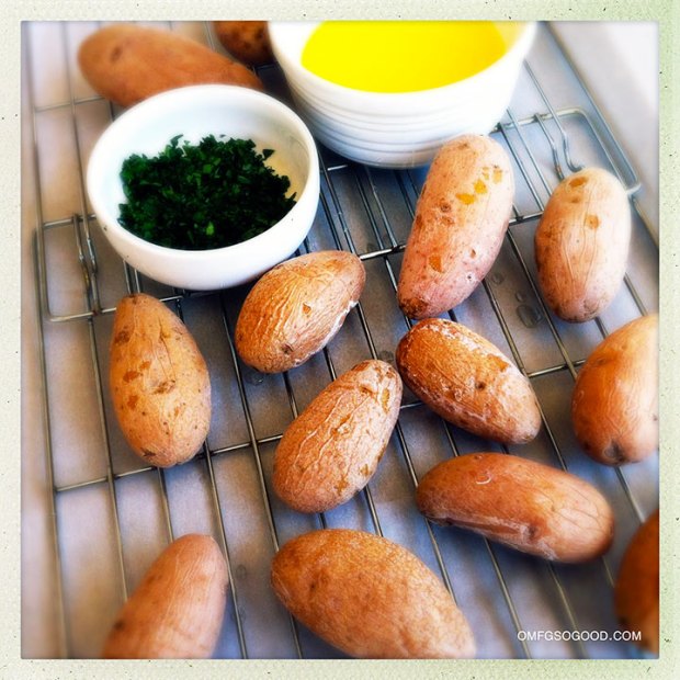 Boiled-Salt-Potatoes-with-Butter-and-Parsley