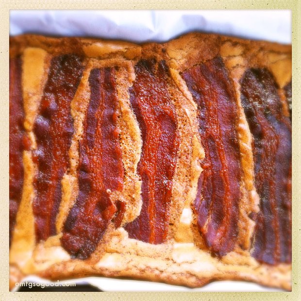Candied-Bacon-Maple-Blondies-4