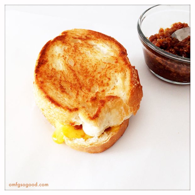 Grilled-Cheese-with-Bacon-Jam-2
